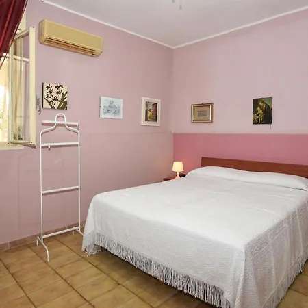 펜션 2 Bedroom Beautiful In Siracusa *