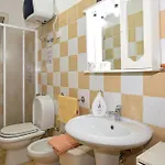2 Bedroom Beach Front Home In Siracusa Dom wakacyjny Syrakuzy