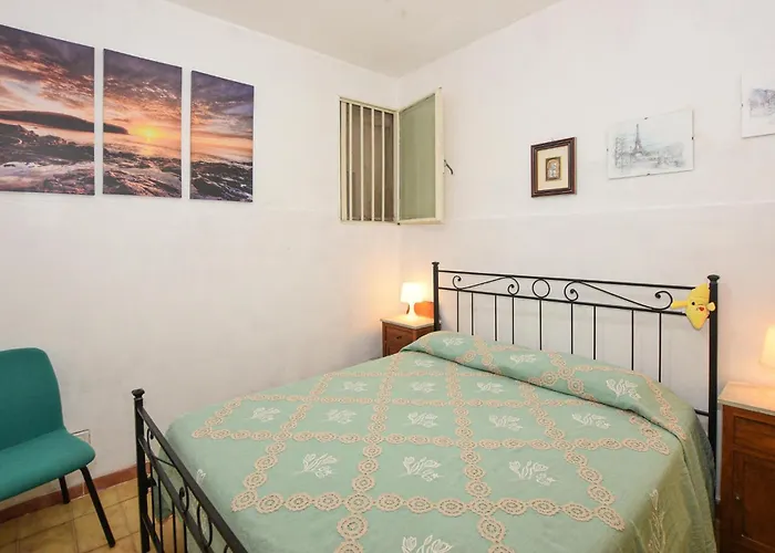 2 Bedroom Cozy In Siracusa Holiday home *