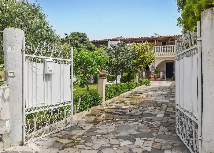 2 Bedroom Cozy In Siracusa Holiday home